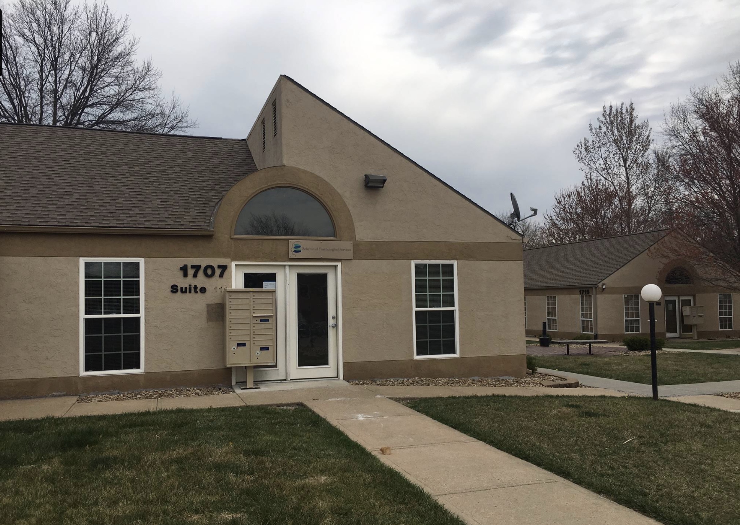 Cedar St (South) office exterior in Olathe, KS — Barrett Properties